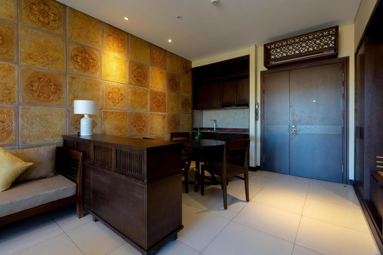 Signature Panorama View Suite with Balcony - Complimentary Minibar in room